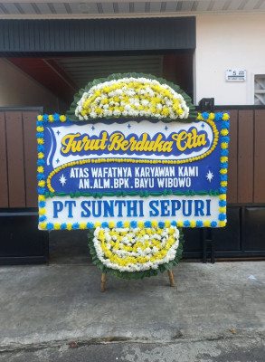 Papan Bunga Duka di Rua