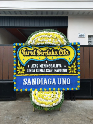 Papan Bunga Duka di Rua